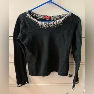 Sundance Black Long-Sleeve Crewneck with White Floral Embroidery